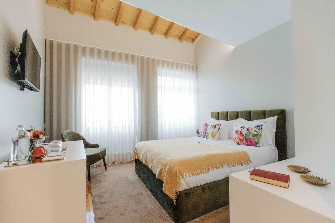 Trovador Guest House ギマランイス エクステリア 写真