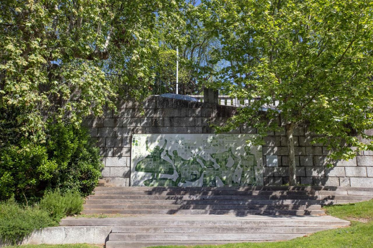 Trovador Guest House ギマランイス エクステリア 写真