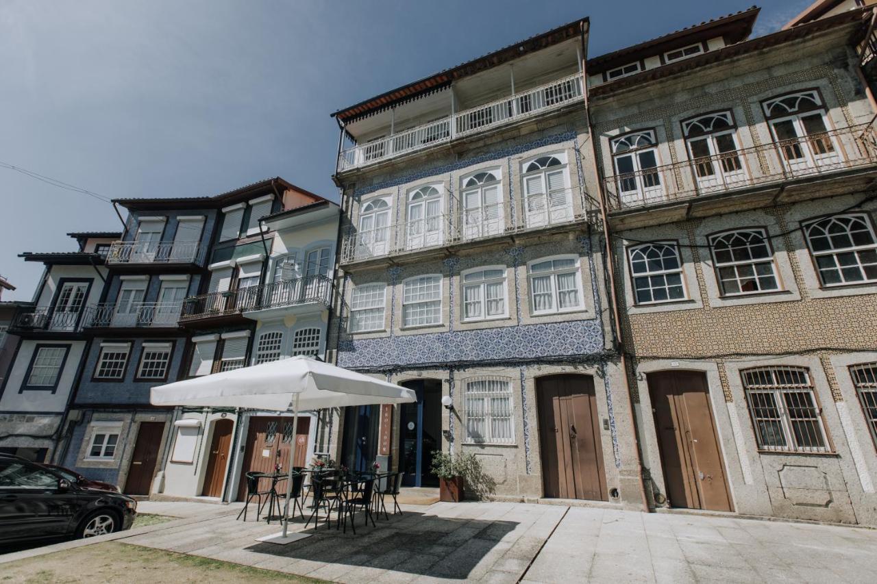 Trovador Guest House ギマランイス エクステリア 写真