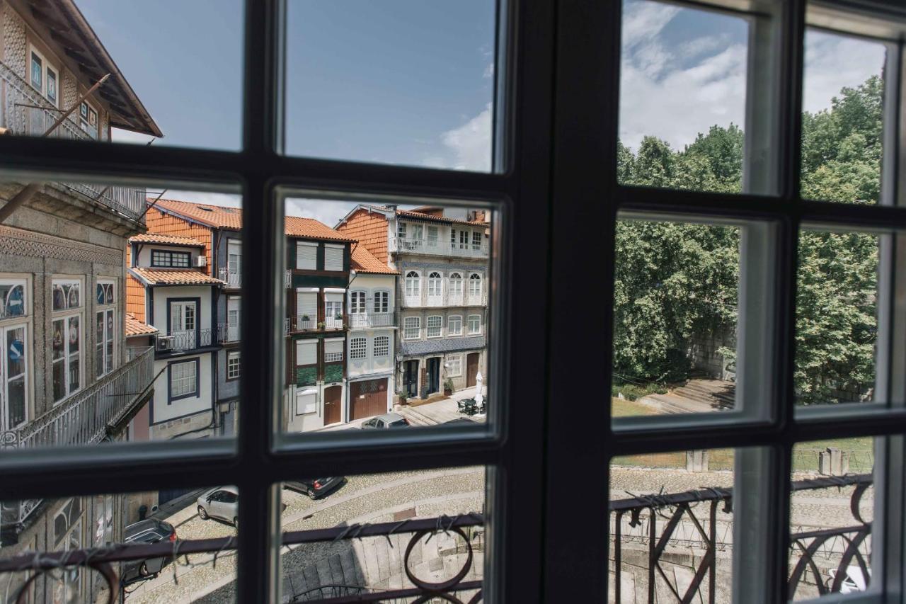 Trovador Guest House ギマランイス エクステリア 写真