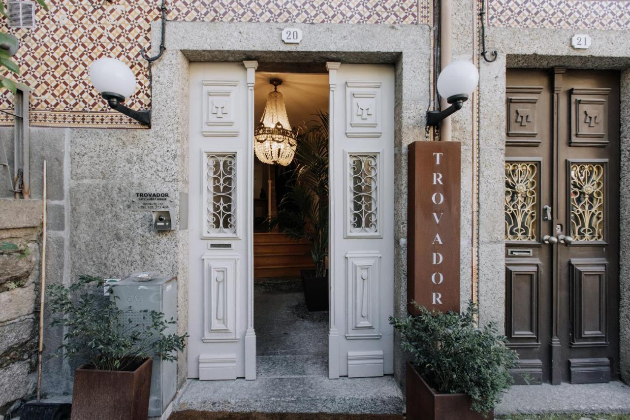 Trovador Guest House ギマランイス エクステリア 写真