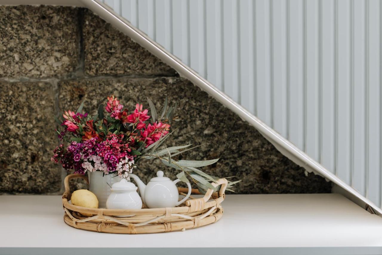 Trovador Guest House ギマランイス エクステリア 写真