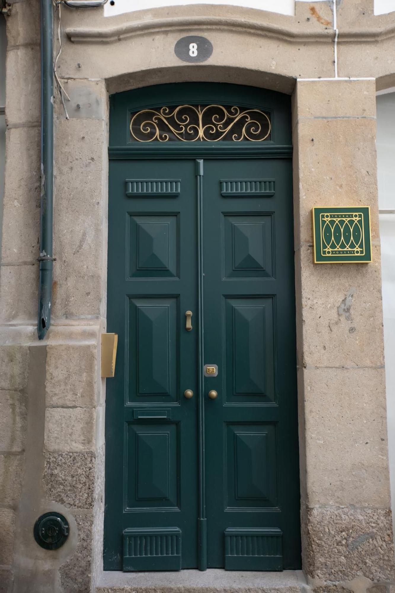 Trovador Guest House ギマランイス エクステリア 写真