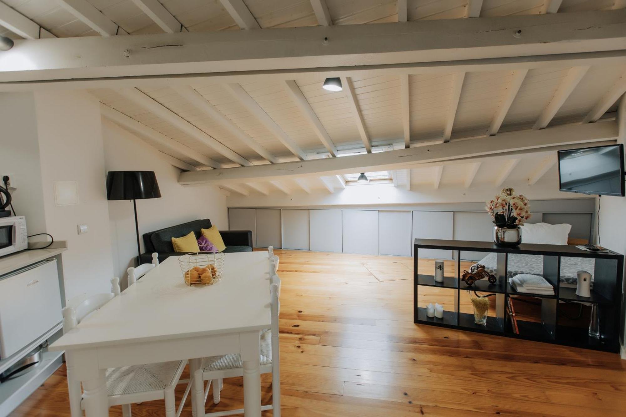 Trovador Guest House ギマランイス 部屋 写真