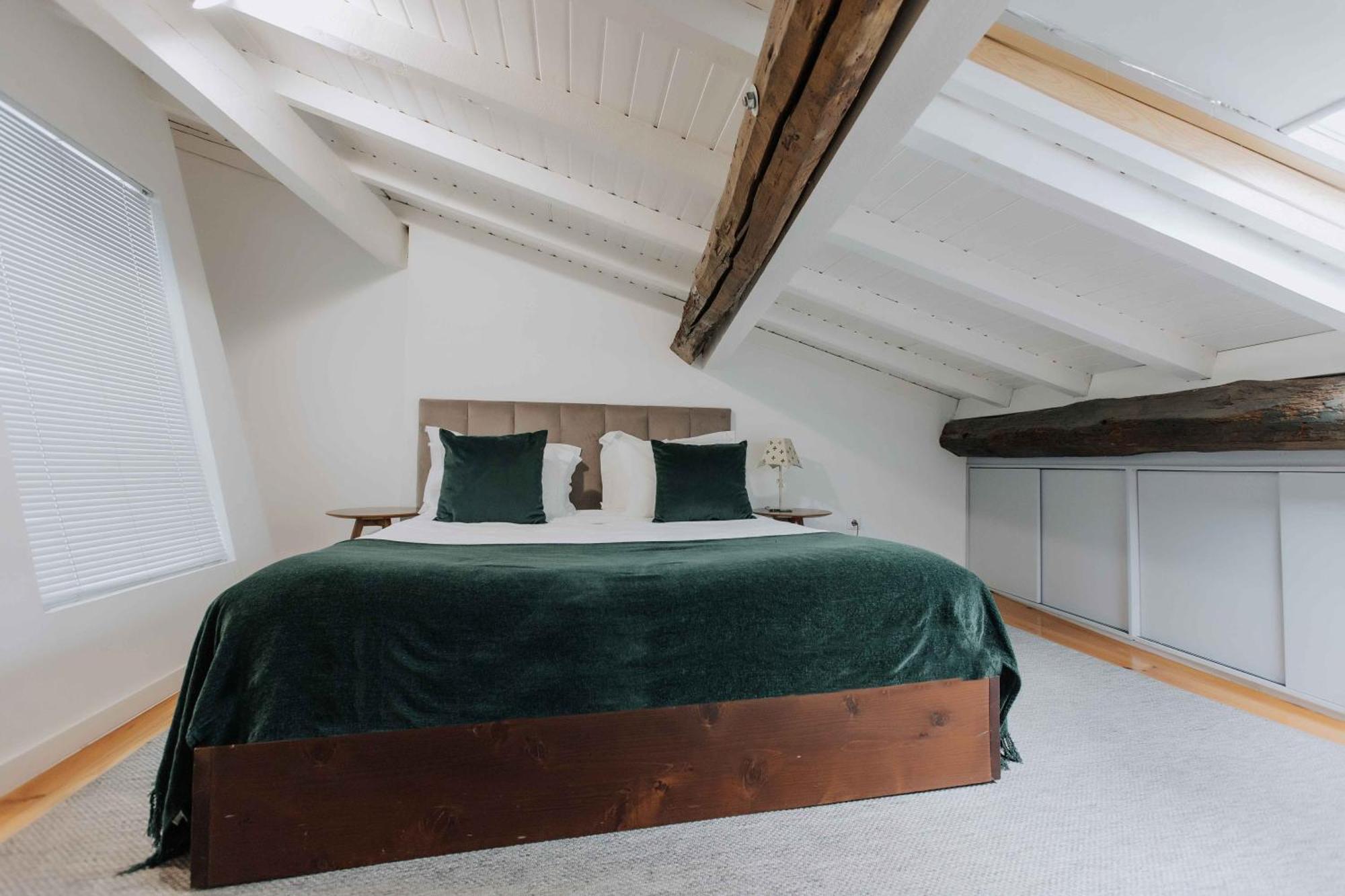 Trovador Guest House ギマランイス 部屋 写真