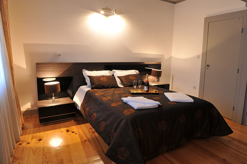 Trovador Guest House ギマランイス エクステリア 写真
